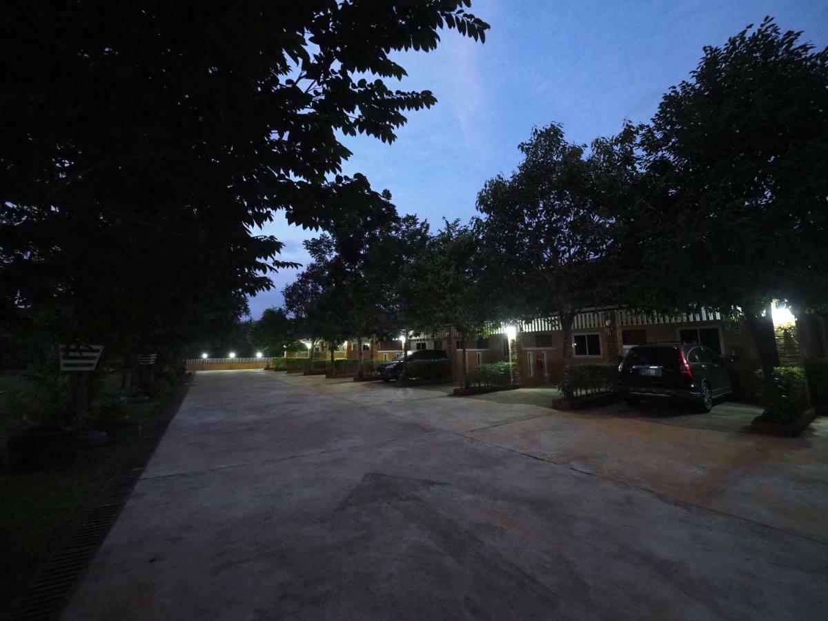 Tong Chang Resort Chumphon Exteriör bild